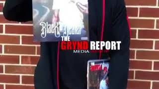 Black Da Dealer picks up his Issue of The Grynd Report