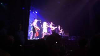 Alison Krauss &amp; Union Station - "The Boy Who Wouldn't Hoe His Corn"