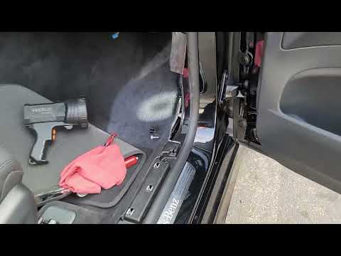 2023 MERCEDES GLE450 FUSE BOX LOCATION