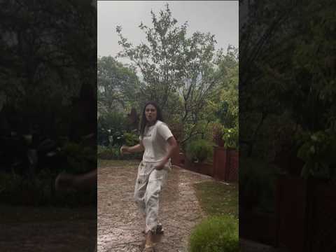 "Amar Khan's Bold Dance Video Sparks Huge Controversy | Fans React Strongly!"