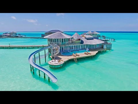 image-How do I write a hotel review on my blog?