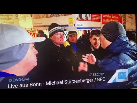 Moslem schlägt bei BPE-Kundgebung in Bonn am 17.12.22 Michael Stürzenberger ins Gesicht