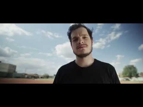 Bhaskar e Hungria Hip Hop - Abraco Forte Clipe Oficial com áudio-descrição