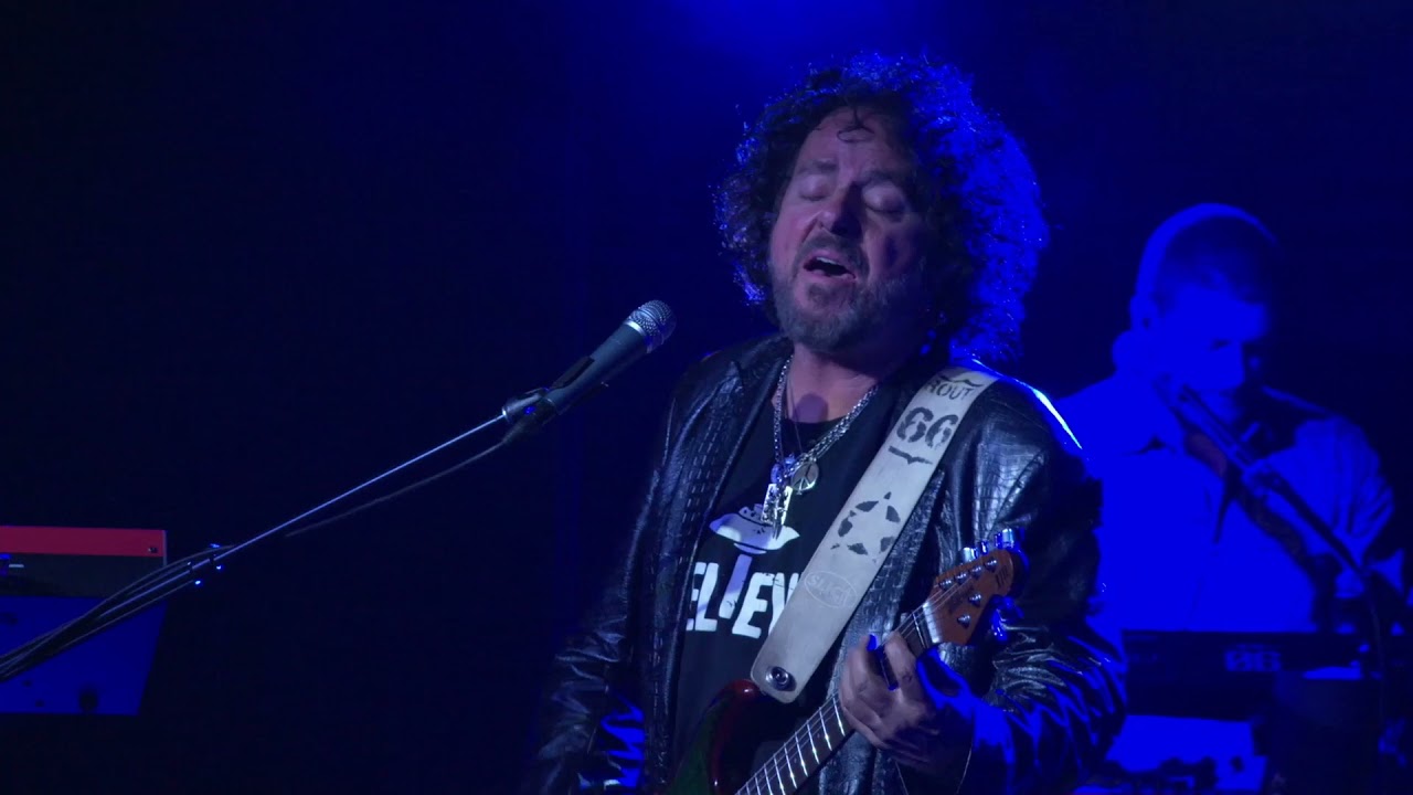 Toto - I Won't Hold You Back (With A Little Help From My Friends)