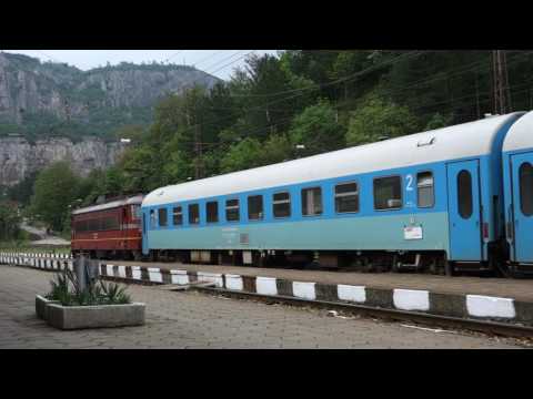 Train departing from Lakatnik