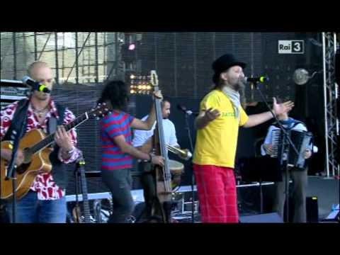 Bandabardò - Sogni grandiosi [Live al Concerto del Primo Maggio 2011 a Roma] #2