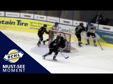 Must See Moment: Quinn Hutson sets up Jackson Niedermayer with a one-handed pass