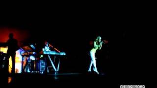 Anastacia Live in Romania - Choke's on her own saliva!