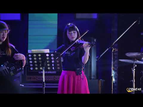 [4K] Fancam Cherprang BNK48 - CAT RADIO TV @ CAT EXPO7 221163