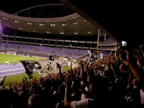 A torcida alvinegra cantando a musica do fogão