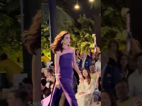 Iqra Aziz walked the ramp at Toni&Guy 20Years Celebration  #iqraaziz #toni&guy