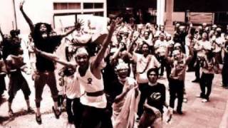 Son of Thirteen - Pat Metheny Trio.wmv