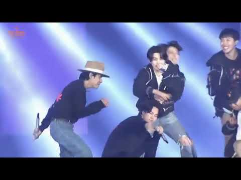 The way Jungkook was hugging Yoongi from the back 😭😭 |ptd seoul concert 2022 |