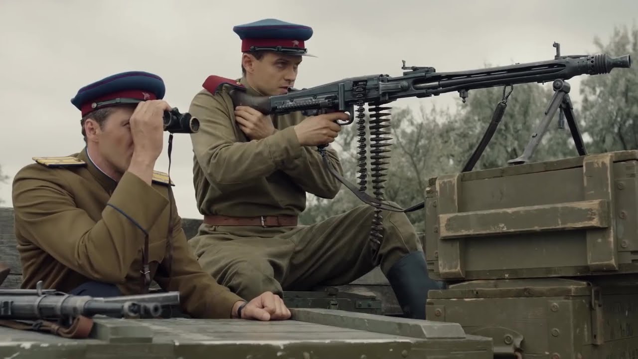  В ОБЕСКРОВЛЕННОЙ ВОЙНОЙ СТРАНЕ ЦАРЯТ ГОЛОД И РАЗРУХА! НО ПРИКАЗ СТОЯТЬ НАСМЕРТЬ! БОЕВИК!ЧЕРНЫЕ КОШКИ
