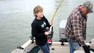 preview picture of video 'Paddlefishing Gavins Point Dam Yankton South Dakota 2011'
