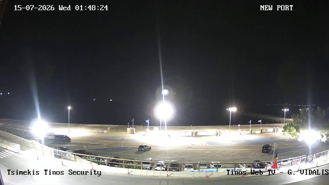 Live webcam view of Paseo del Puerto Nuevo de Tinos