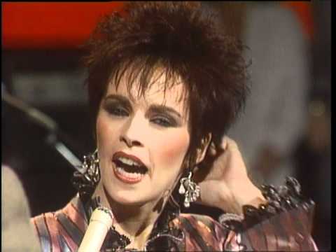 Dick Clark Interviews Sheena Easton - American Bandstand 1985