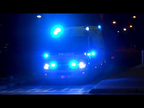 A1, C. Miesen Ambulance 09-106 RAVU naar brand AZC Leersum