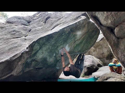 Fontainebleau Bouldering: La Ritournelle (7a+)