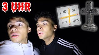 SPIELE NIEMALS UM 3 UHR NACHTS CHARLIE CHARLIE AUF EINEM FRIEDHOF !!! (GEIST)