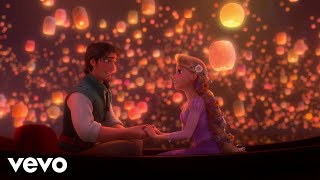 Carmen López, Tony Mateo - Por fin ya veo la luz (De &quot;Enredados&quot;/Official Video)