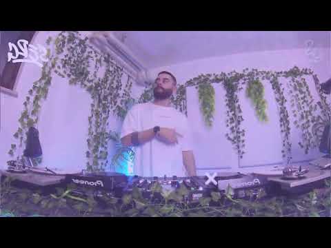 DJ SERG - 25 MIN OF.... MOOMBAHTON (EPISODE 1)