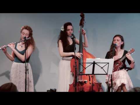 Amelie Acoustic Trio - The way you make me feel (Michael Jackson cover)
