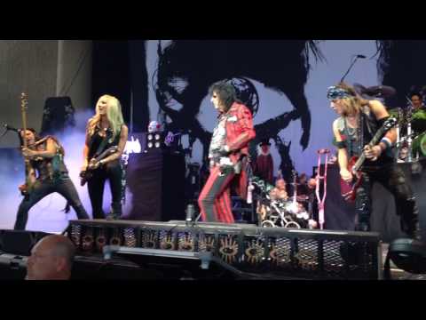Alice Cooper - No More Mr. Nice Guy Live from the front row