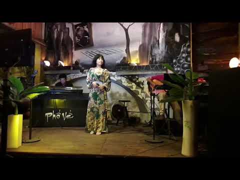 Thể hiện bởi Hoài Mỹ