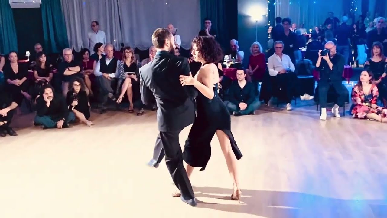 Gianpiero Galdi y Lorena Tarantino  -  "Seguir Viviendo sin tu amor"  . Orquesta Tipica Misteriosa