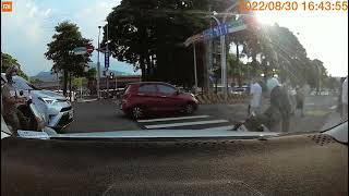 [問卦] 去你的不讓斑馬線上行人是沙毀