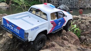 Mobil Pickup Polisi | RC Element Enduro KnightRunner Skala 1/10
