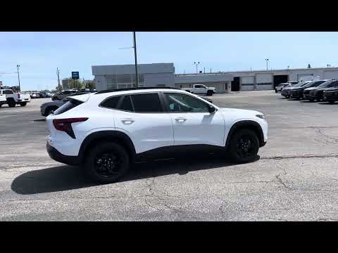 2026 Chevrolet Trax FWD 4dr LT in White for sale at Lally Chevrolet Ltd. in Tilbury, ON