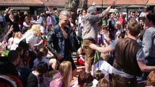 VoXXclub: &quot;Rock mi&quot; Flashmob in der Waldwirtschaft in Großhesselohe in Pullach (München, 14.04.2013)