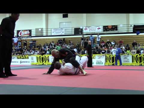 Luis Morales (Tooke) vs. Joseph Castillo (Bastos BJJ) - 2015 IBJJF Houston Open