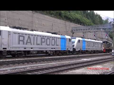 LOCOMOTIVE IN MANOVRA NELLA STAZIONE DEL BRENNERO. (BZ) MART.  3 - 7 - 2018.