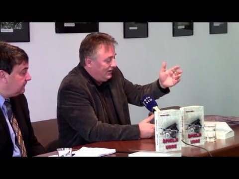 3 Roma Leljak predstavil knjigo s seznamom okoli 10.000 "špicljev" Udbe"