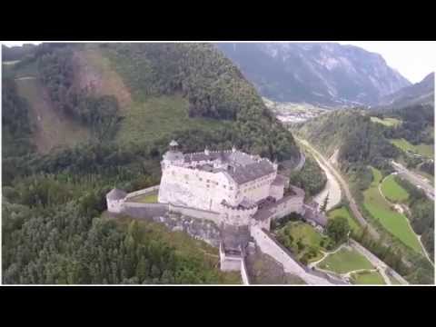 Австрия. Замок Хоэнверфен. Туризм, отдых