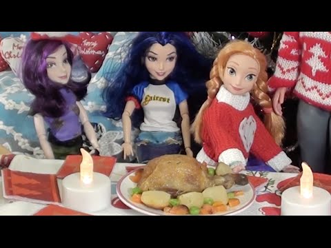 Frozen Elsa, Anna and Kristoff celebrate Christmas day, ft. Descendants Mal, Evie, Ben, Carlos, Jay