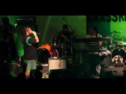 SHIVA SHANTI EN VIVO, CANTANDO EL RAPER ONE 2013