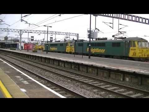 Freightliner 86s scream past Nuneaton 17/05/13