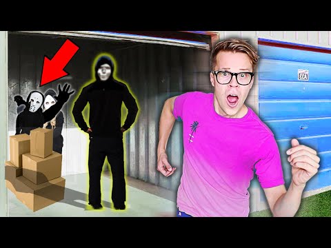Escaping Quadrant Meeting in Game Master Warehouse! (Cameraman True identity Reveal Clues at 3am)