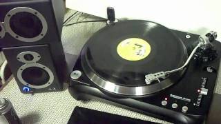 Video thumbnail for Using the American Audio TT Record & More... by Jasper Ibe