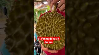 Download lagu Fahmi was given durian #shorts #minivlog mp3