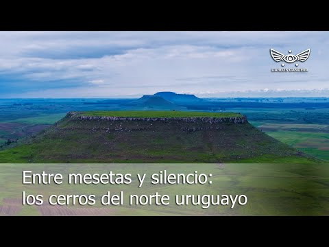 Rincón de Tres Cerros. El Cerro Alpargata, el del Medio y el Cuñapirú. Rivera, Uruguay.