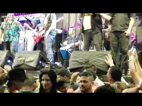 La voz del pueblo Martín Elías y R8