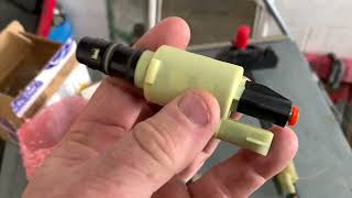 2004 Lincoln Navigator Air Suspension Failure (Part 2) "Replacing The Air Strut Solenoid"