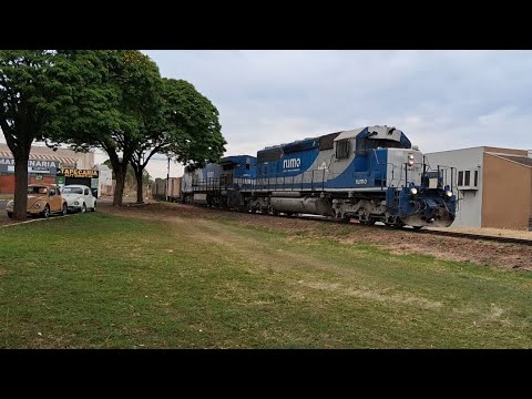 Trem em Marialva-PR composição vazia locomotivas SD40-2 e Dash-9. 06/09/2025