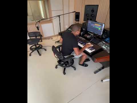 Producer ljay back at it making 🔥 beats too hot has to jump into pool