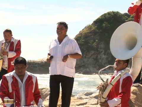 alvaro monterrubio y su banda santa cecilia la voladora